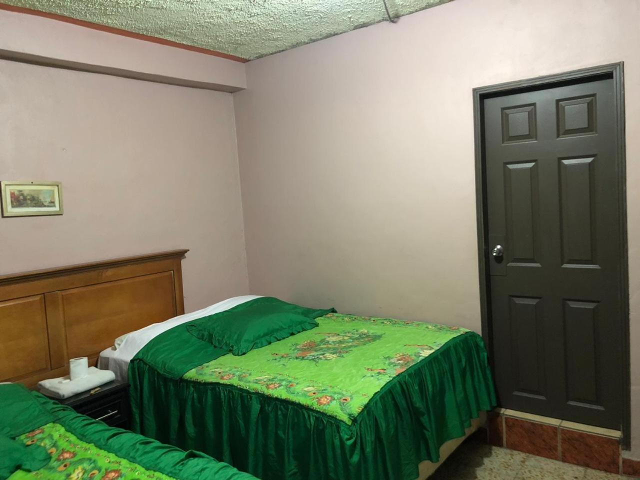 סן פדרו סולה Hotel Guest House Inn מראה חיצוני תמונה